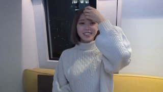 网红美女被村霸路边被强行后入